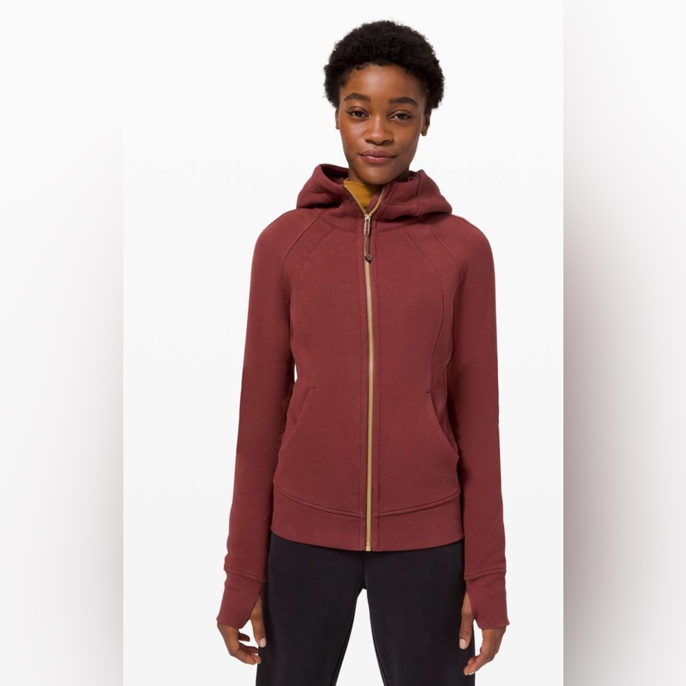 H162. Lululemon Scuba Hoodie *Light Cotton Fleece
Size 10
Savannah / Gold